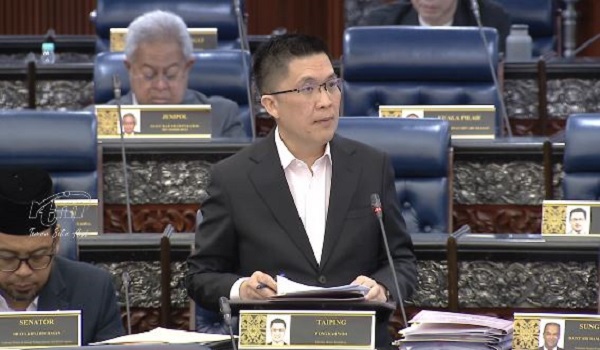 Timbalan Menteri Pendidikan Wong Kah Woh dalam sesi parlimen di Dewan Rakyat/RTM